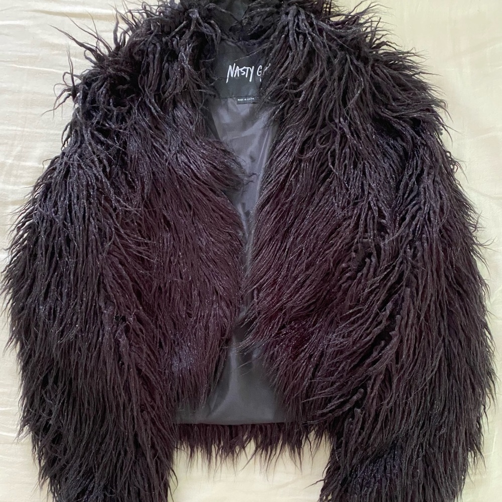 Black shaggy faux fur crop jacket Nasty Gal Small